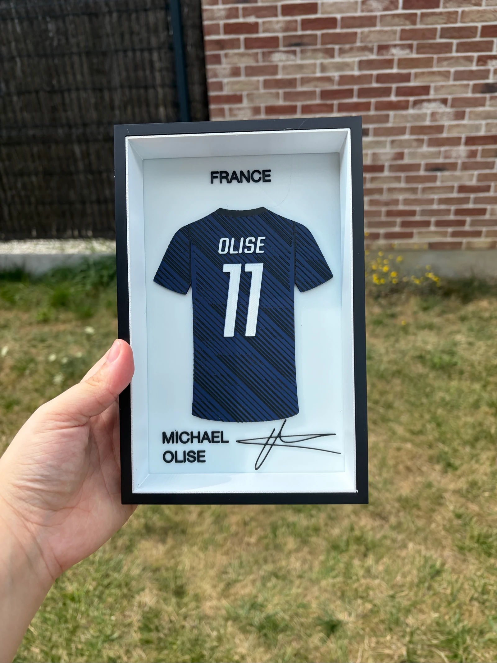 Cadre foot de France Monsieur OLISE numéro 11 